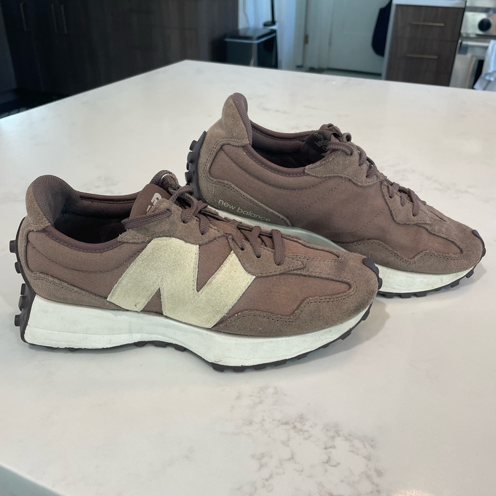 Women’s New Balance 327